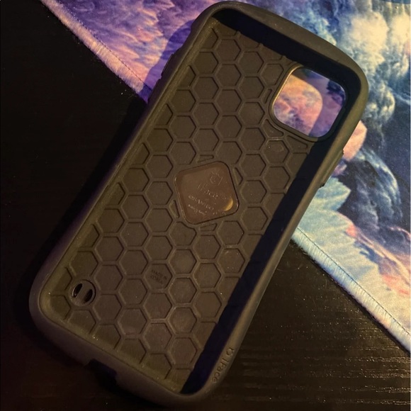 Hello Kitty iPhone 11 Pro Max case - Picture 2 of 2